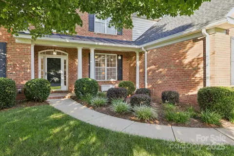 8012 Avanti Dr, Waxhaw, NC 28173