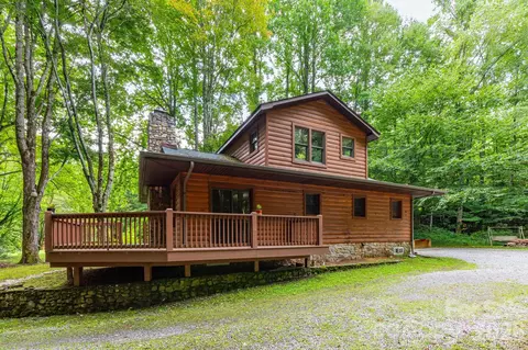 107 Cabin Fever Trl, Maggie Valley, NC 28751