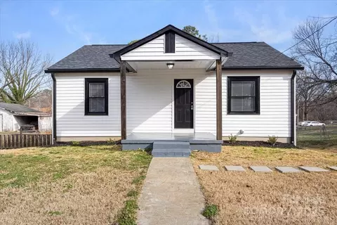 1110 Alexander St, Statesville, NC 28677