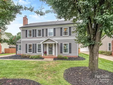 8715 Parkchester Dr, Charlotte, NC 28277