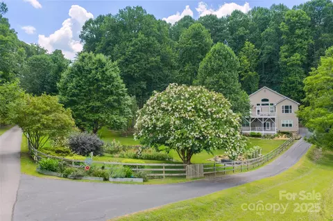 44 Whispering Woods Dr, Asheville, NC 28804