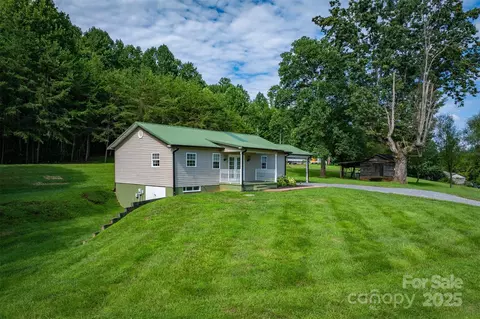 4521 Burns Rd, Granite Falls, NC 28630