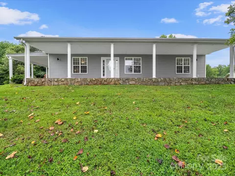 1585 Nathanial St, Newton, NC 28658