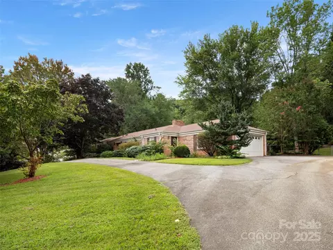 24 Ballantree Dr, Asheville, NC 28803