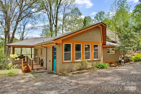 39 Hibriten Dr, Asheville, NC 28801