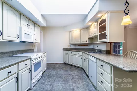 Kitchen - 185 Oak Ridge Dr, Clyde, NC 28721 photo 1 of 3