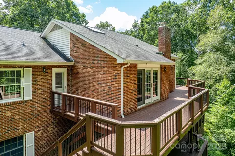 Exterior - 185 Oak Ridge Dr, Clyde, NC 28721 photo 3 of 7