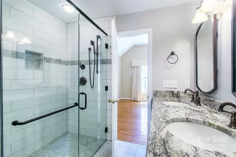 Bath - 185 Oak Ridge Dr, Clyde, NC 28721 photo 1 of 2