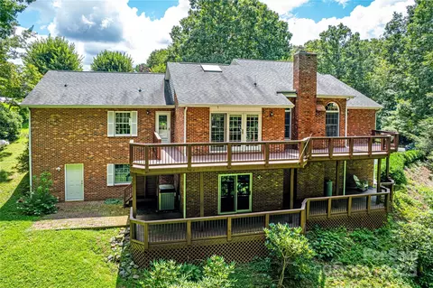 Exterior - 185 Oak Ridge Dr, Clyde, NC 28721 photo 5 of 7