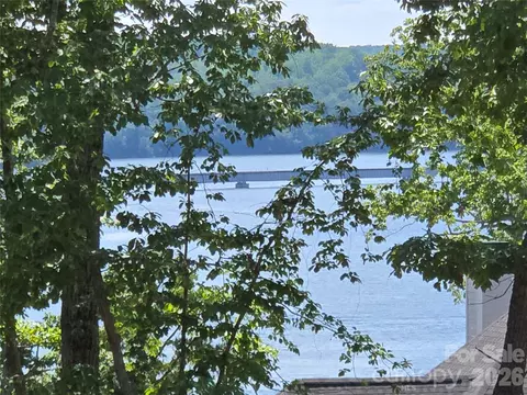 178 Kingfisher 29 Ct #29, Badin Lake, NC 28127