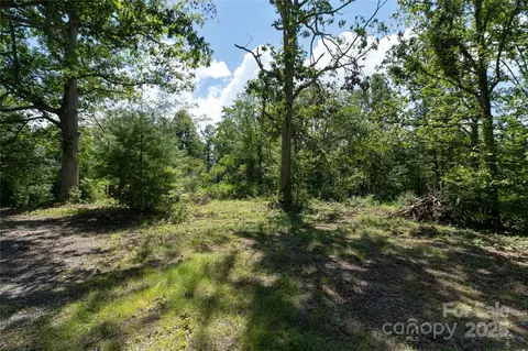 99999 Union Chapel Rd, Weaverville, NC 28787