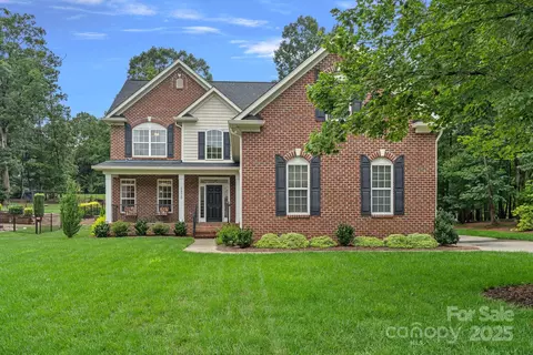 5875 Tipperary Dr, Denver, NC 28037