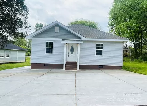 393 Cherry St, Wadesboro, NC 28170