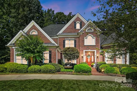 6525 Robin Hollow Dr, Mint Hill, NC 28227