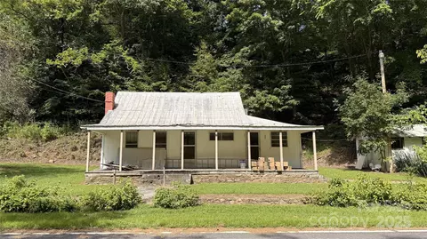 851 Lower Shut In Rd, Hot Springs, NC 28743