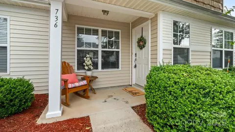 736 Waterfall Way, Clover, SC 29710 photo 5