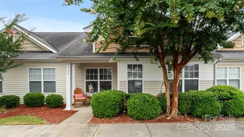 736 Waterfall Way, Clover, SC 29710 photo 2