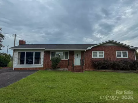 218 Starview Ln, Dallas, NC 28034