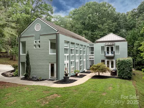 1227 Jules Ct, Charlotte, NC 28226