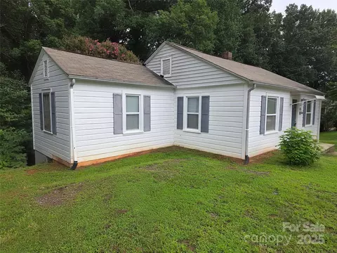 315 Spruce Sw St SW, Lenoir, NC 28645