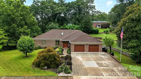 530 5th Nw St NW, Hickory, NC 28601