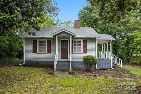106 W Henry St, Belmont, NC 28012