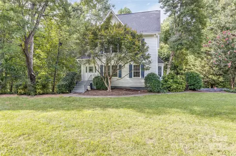 900 Raleigh Ct, Gastonia, NC 28054