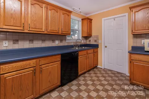 Kitchen - 1713 Bernard Ave, Kannapolis, NC 28083 photo 3 of 4