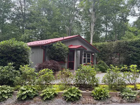 527 Windridge Rd, Newland, NC 28657
