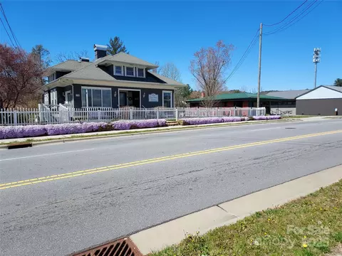 178 S Caldwell St, Brevard, NC 28712