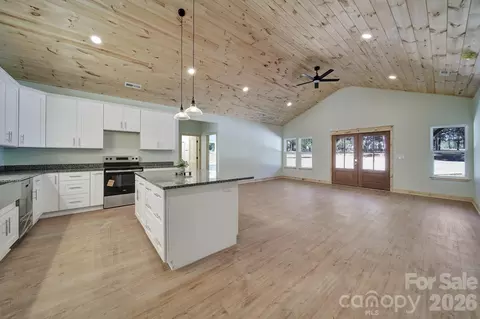 Living - 230 E Doc Garris Rd, Lancaster, SC 29720 photo 1 of 3