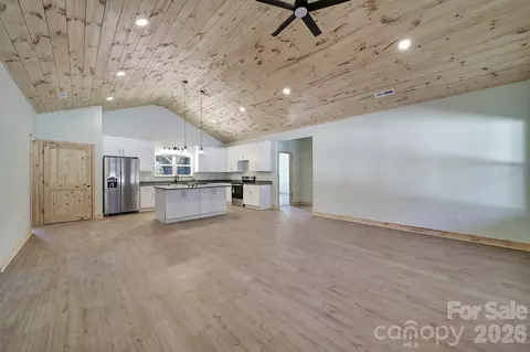 Living - 230 E Doc Garris Rd, Lancaster, SC 29720 photo 3 of 3