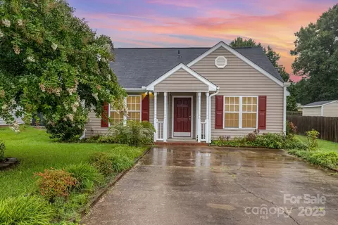 5200 Limewood St, Knightdale, NC 27545