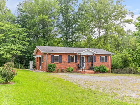 114 Marion Ave, Swannanoa, NC 28778