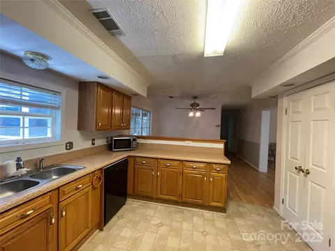 136 Lantern Ct, Troy, NC 27371 photo 10