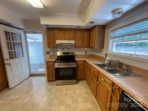 136 Lantern Ct, Troy, NC 27371 photo 12