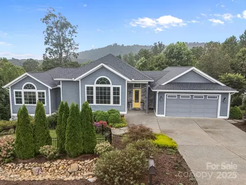 45 Penley Park Dr, Weaverville, NC 28787