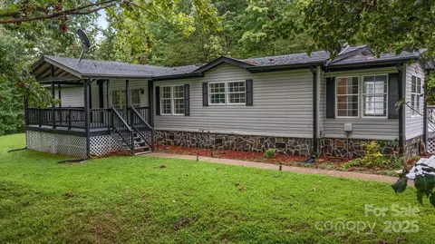 299 Foxtail Heights Dr, Marion, NC 28752