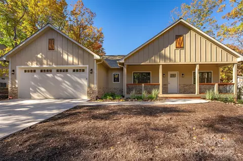131 Dalton Ct, Lake Lure, NC 28746