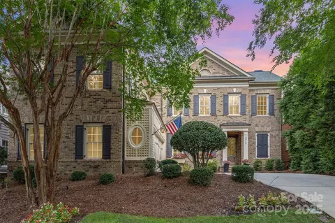 8916 Heydon Hall Cir, Charlotte, NC 28210