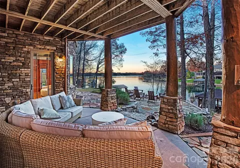 512 Stonemarker Rd, Mooresville, NC 28117