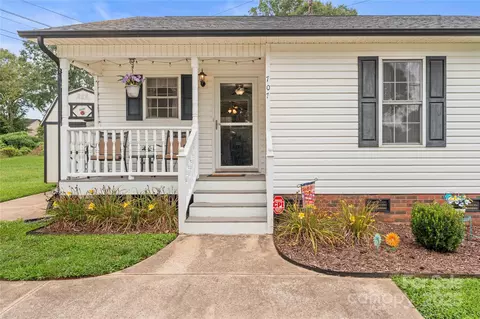 707 Battleground Rd, Lincolnton, NC 28092