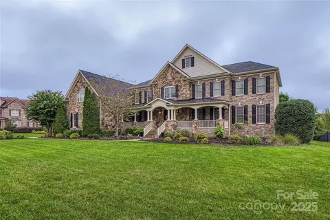 316 Fox Chase Ct, Waxhaw, NC 28173
