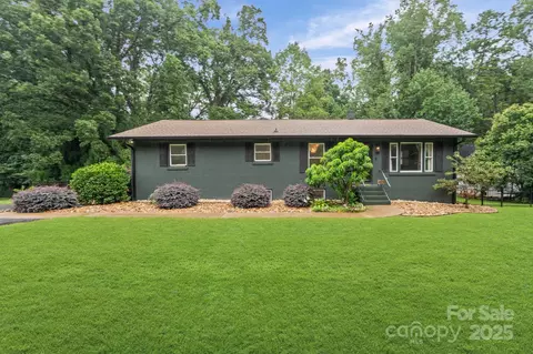 119 Meadowbrook Ln, Davidson, NC 28036