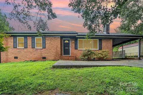 1041 Crowders Creek Rd, Gastonia, NC 28052