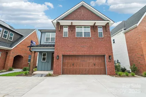 921 Coast Dr, Tega Cay, SC 29708