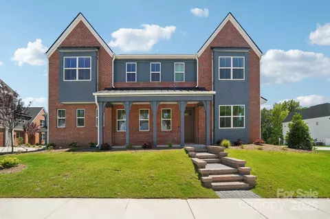 908 Coast Dr, Tega Cay, SC 29708