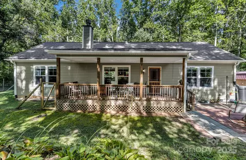62 Hermit Springs Trl, Hendersonville, NC 28739