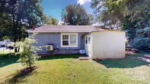 Exterior - 41 Miller Ave, Marion, NC 28752 photo 2 of 4