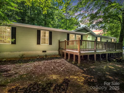 174 Danielle Dr, Penrose, NC 28766